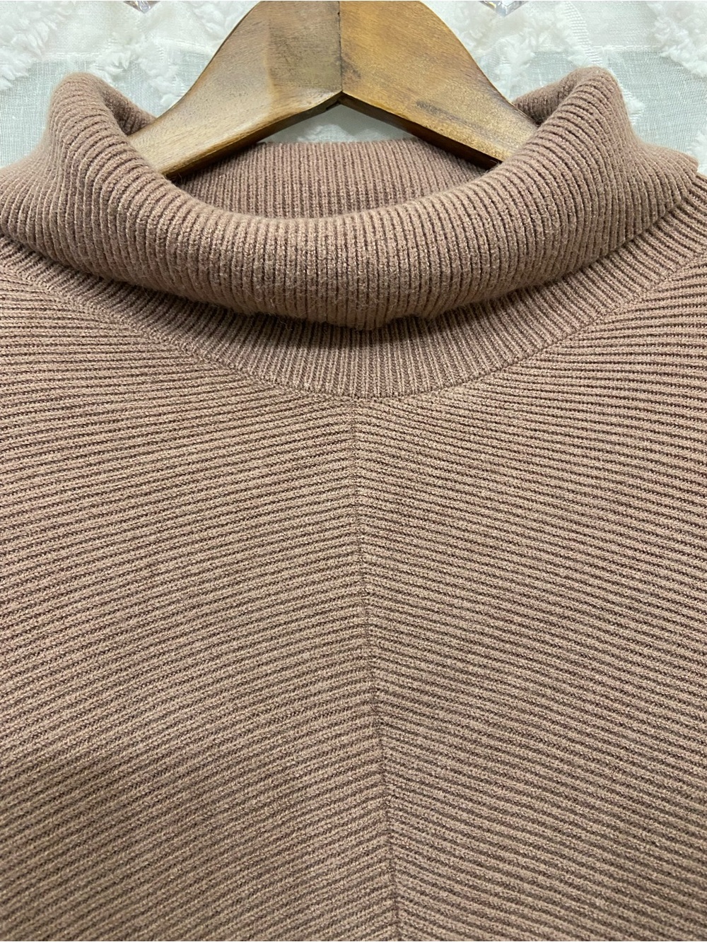 Cozy Oversized Turtleneck Sweater - Brown - Picture 3 of 5